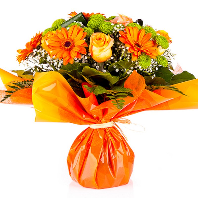 Pomarańczowa mieszanka w opakowaniu z wodą